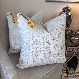 1-NWT CALLISTO HOME DECORATIVE PILLOW (please read description for details)